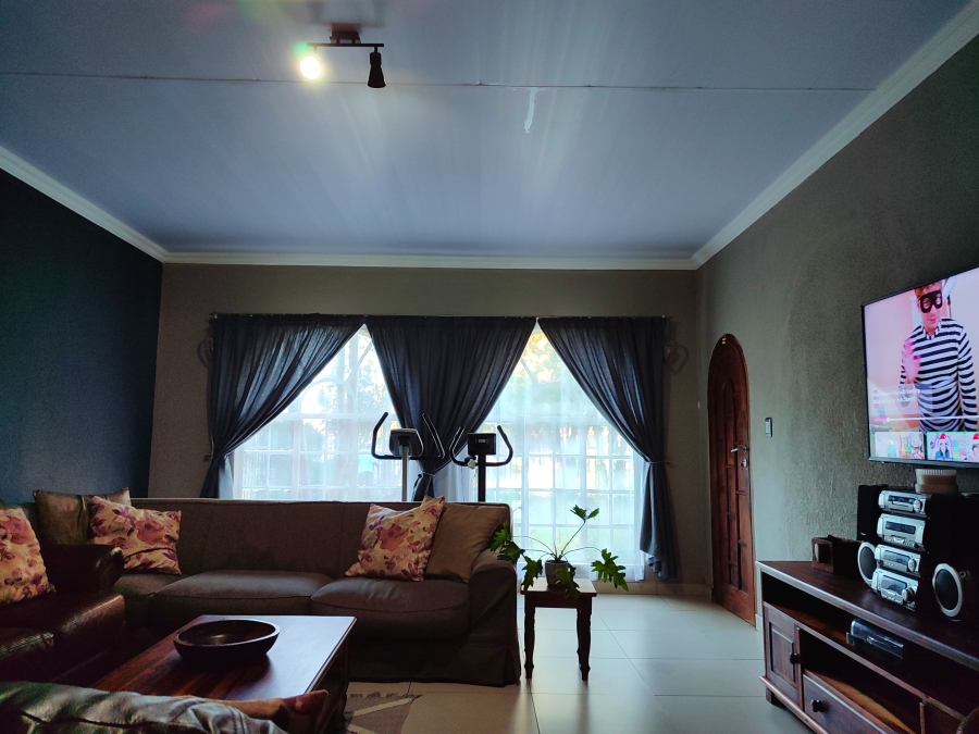 5 Bedroom Property for Sale in Doringkruin North West